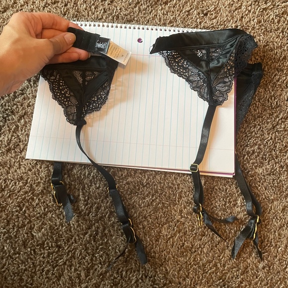 NWOT Bralette and Garter Belt Set - Picture 11 of 13